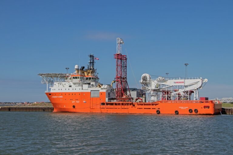 Embarcação offshore